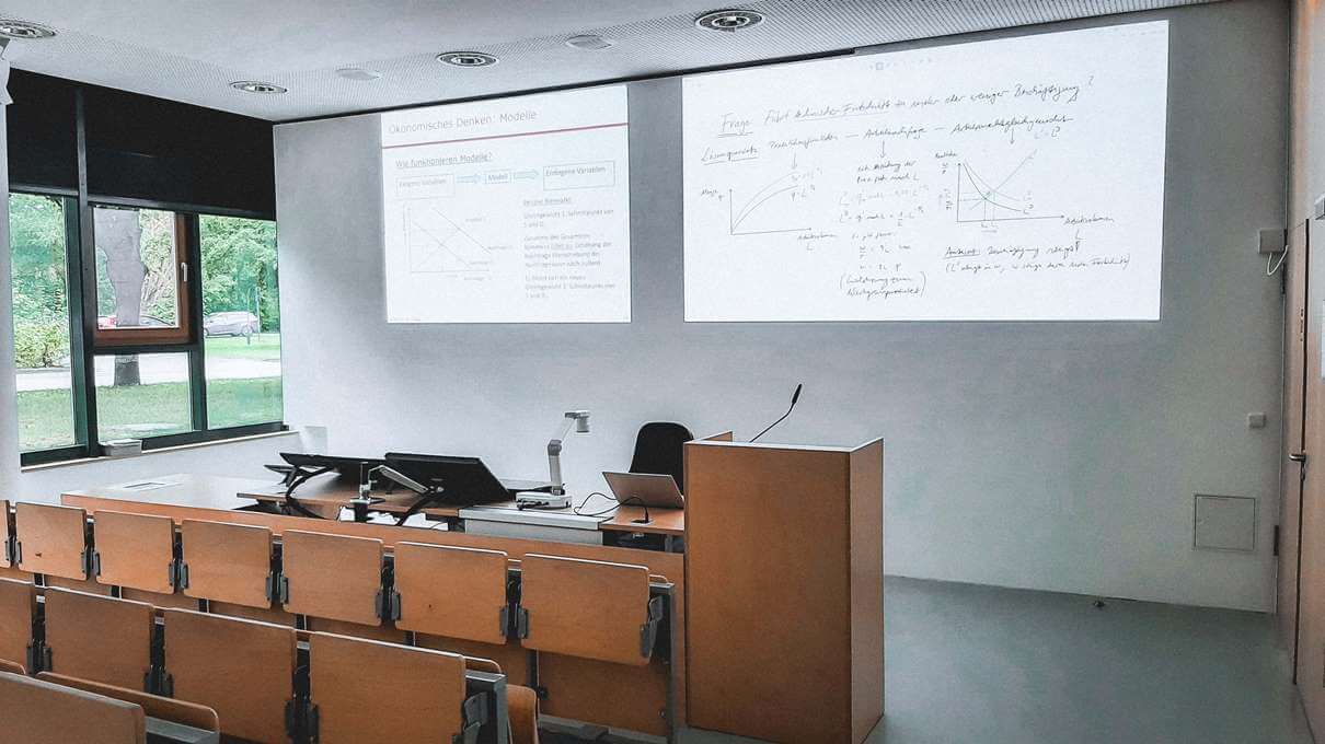 Mehr über den Artikel erfahren Hochschule Stralsund – Digitalisierung der Hörsäle 3 & 4